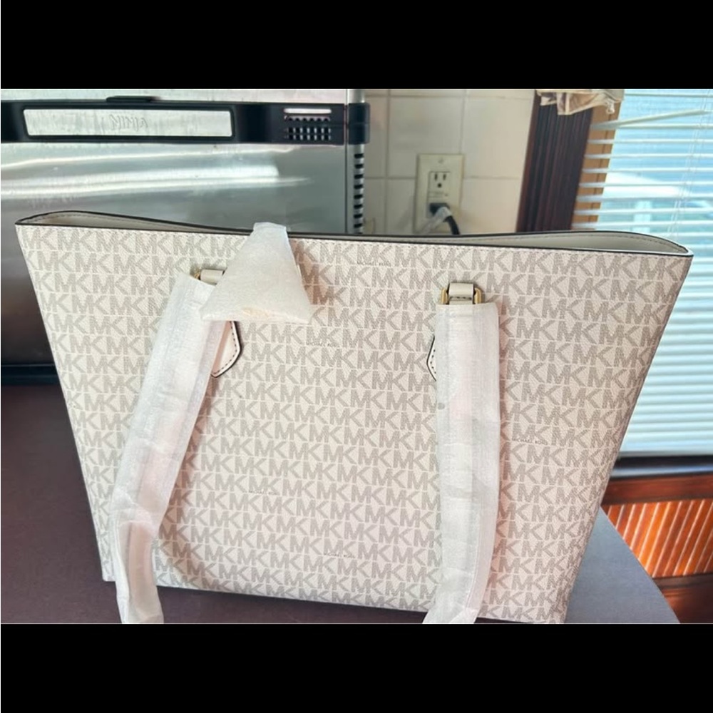 Michael Kors White Tote Bag